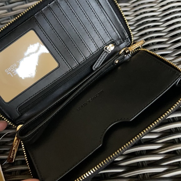 Michael Kors Jet Set Travel Lg Flat Multifunctional Phone Case-Wristlet-… - Picture 8 of 16